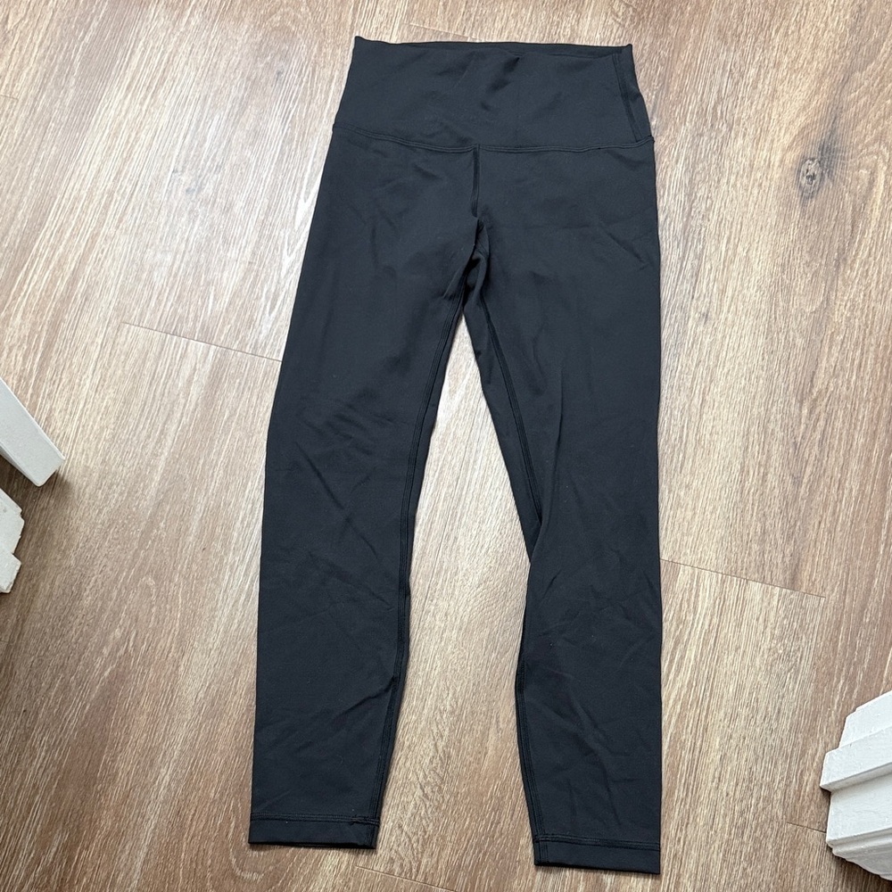 Black Lululemon leggings wunder train